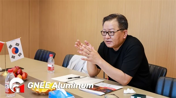 GNEE shows aluminum foil products to Korean customers GNEE shows aluminum foil products to Korean customers